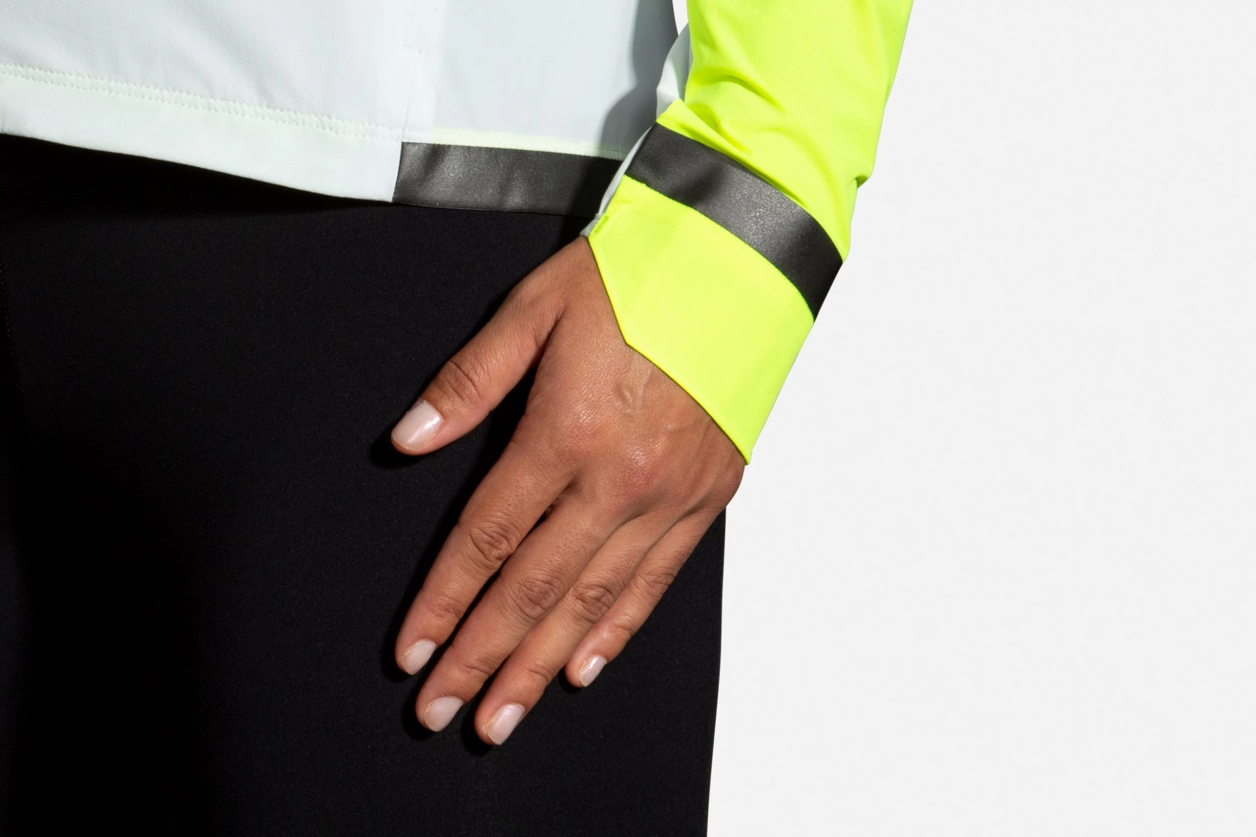 Brooks Women's Carbonite Jacket - Icy Grey/Black/Nightlife (221493030) 10 Brooks Women's Carbonite Jacket - Icy Grey/Black/Nightlife (221493030) - Image 8