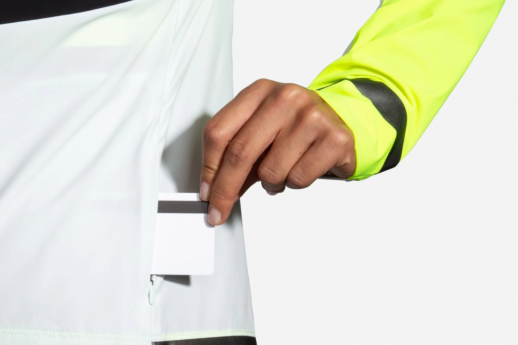 Brooks Women's Carbonite Jacket - Icy Grey/Black/Nightlife (221493030) 9 Brooks Women's Carbonite Jacket - Icy Grey/Black/Nightlife (221493030) - Image 7