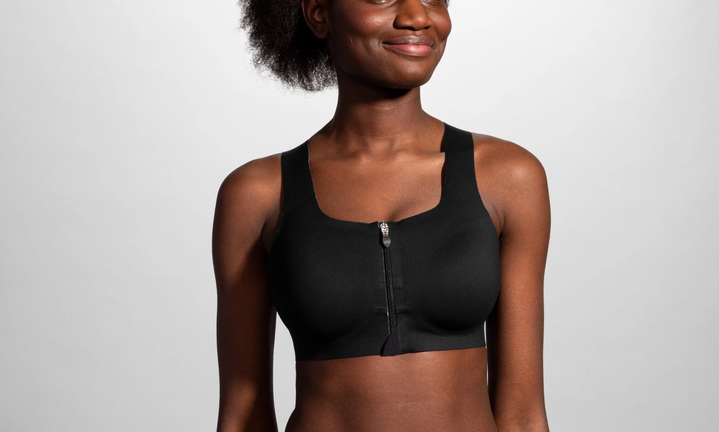 Brooks Women's Dare Zip Run Sports Bra - Black (350075001) 4 Brooks Women's Dare Zip Run Sports Bra - Black (350075001) - Image 2