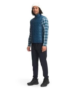 The North Face Men's Thermoball Eco Vest 2.0 - Monterey Blue (NF0A5GLOBH7) -Sports Products Sale Store NF0A5GLO BH7 model34